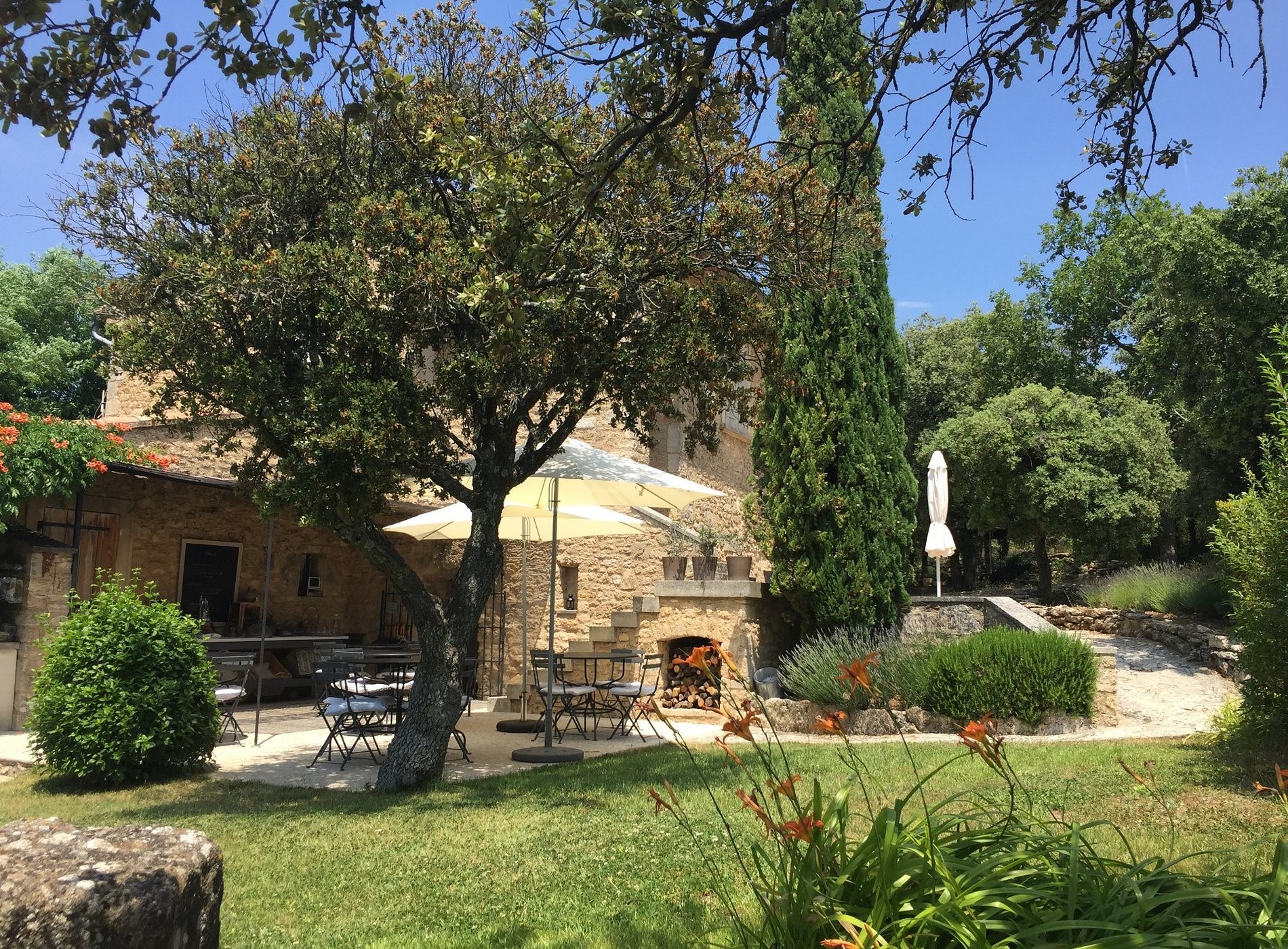 Maison Valvert / Absoluut Valvert, Chambre d'Hôtes à Bonnieux