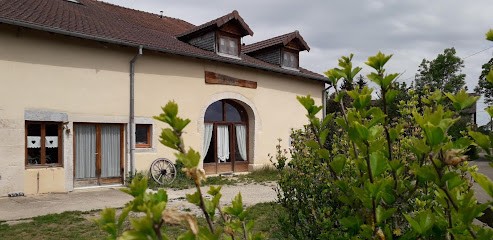 les cabanes de pellier, Chambre d'Hôtes à Charcier