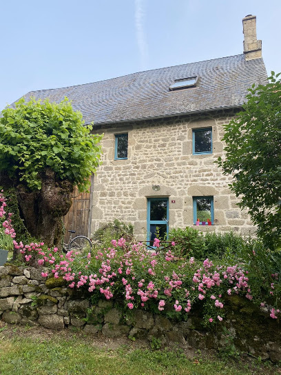 La Maison De Crouzat, Chambre D'hôtes à Issoudun-Létrieix