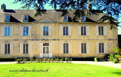 Bed & Breakfast Chateau Les Cèdres, Chambre d'Hôtes à Thue et Mue