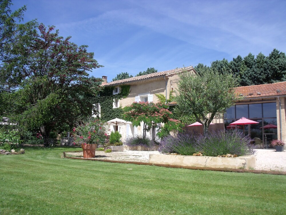 Mas De La Garance, Chambre d'Hôtes à Althen-des-Paluds