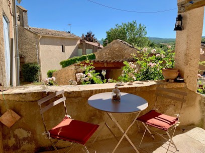 Maison authentique Haute Provence, Location de Vacances à Simiane-la-Rotonde