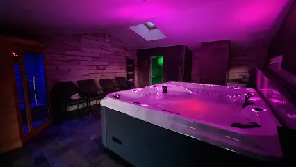 La Croisée des Chemins Gîtes - Spa, Hammam et Sauna - Piscine Chauffée, Location de Vacances à Izeaux