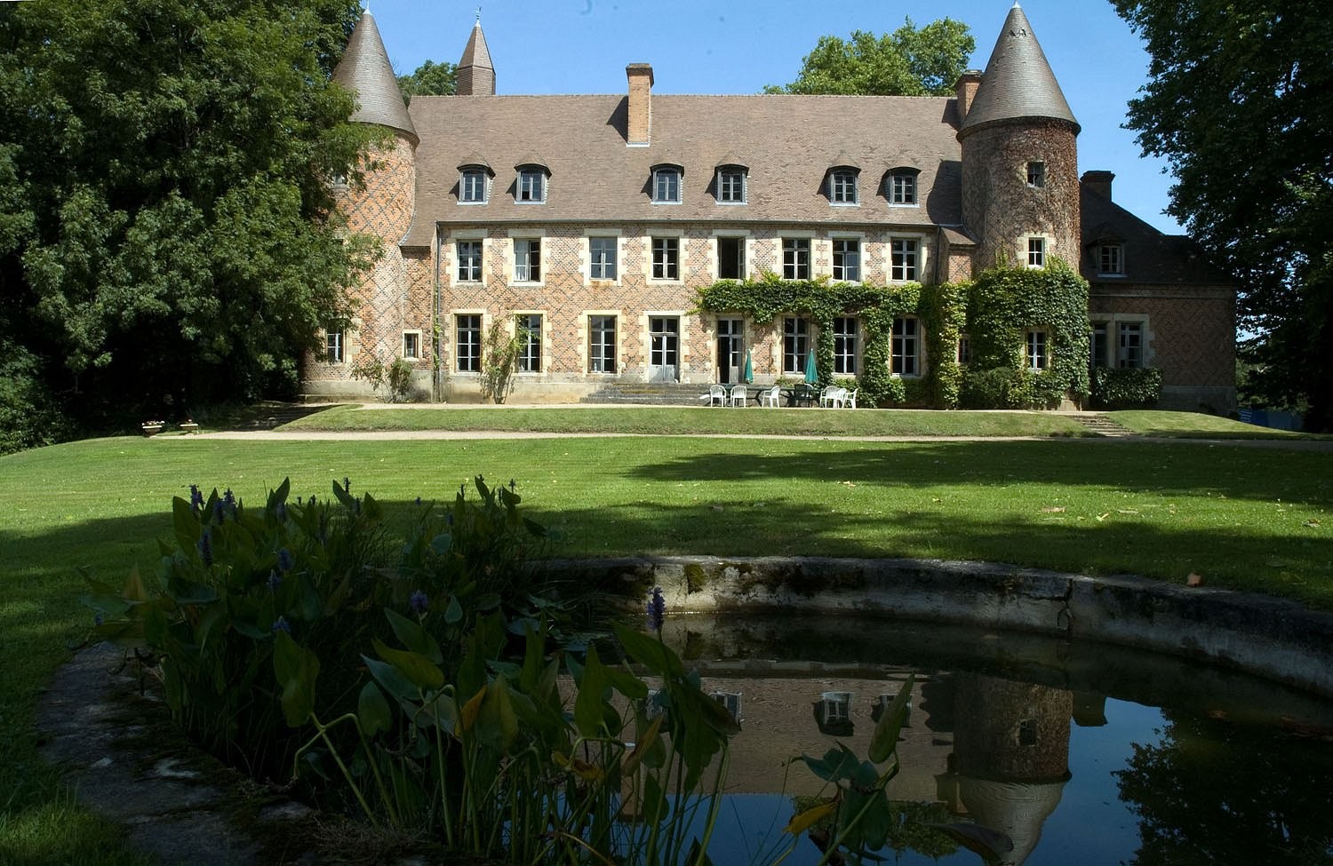 Château de Paray le Frésil, Chambre d'Hôtes à Paray-le-Frésil