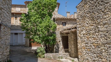 Les Iris, Location de Vacances à Oppedette
