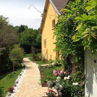La Bicoque En Puisaye, Maison d'Hôtes à Saint-Amand-en-Puisaye