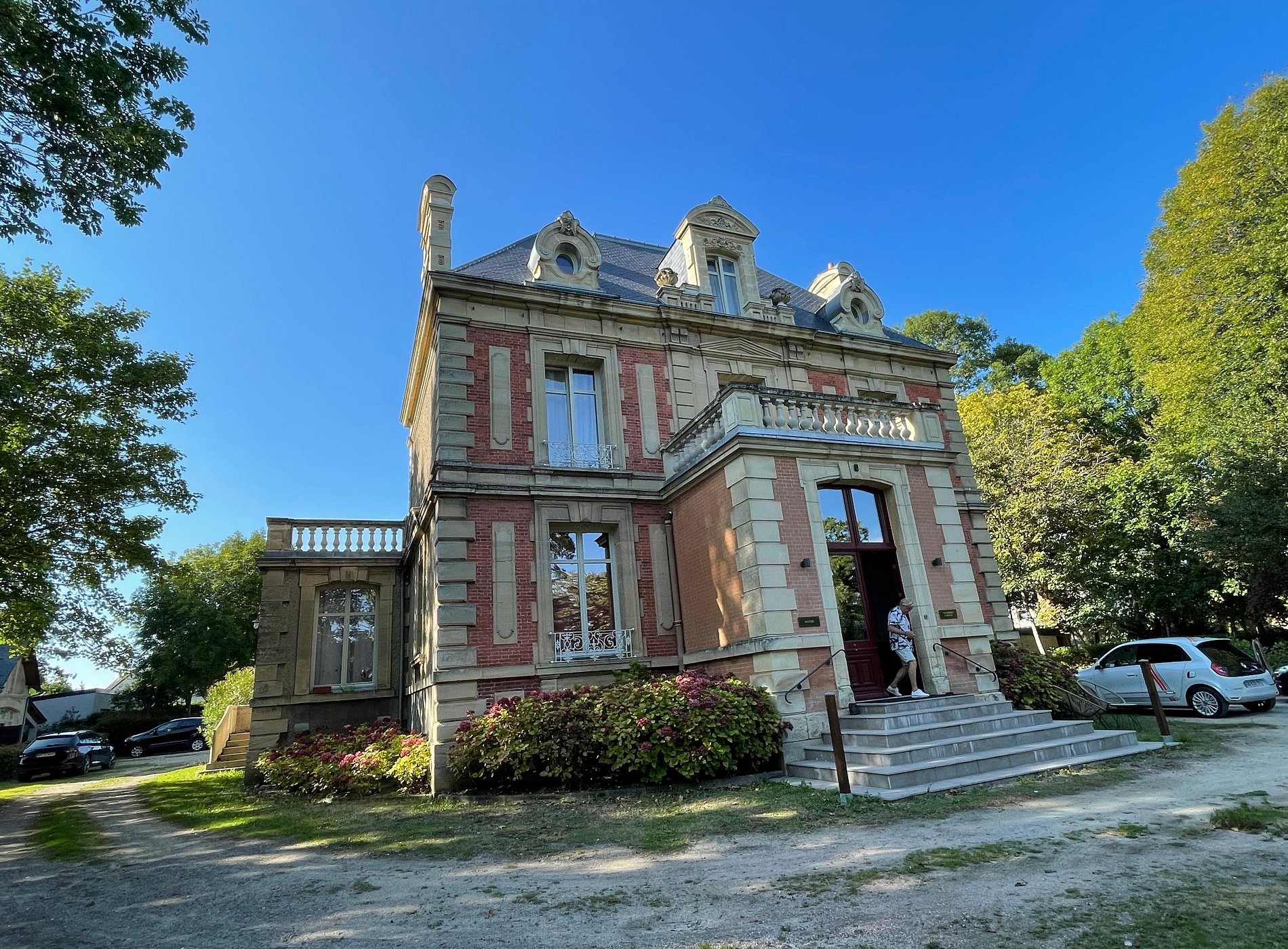 Chambres D'Hôtes Le Clos Des Marronniers, Chambre d'Hôtes à Douvres-la-Délivrande