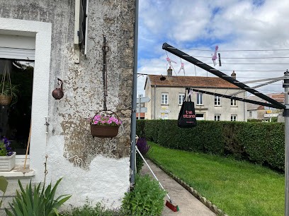 Gaby BED & BROCANTE, Chambre d'Hôtes à Val-de-Meuse