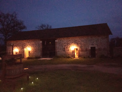 Chambres D'hôtes Les Cabris, Chambre D'hôtes à Verneix