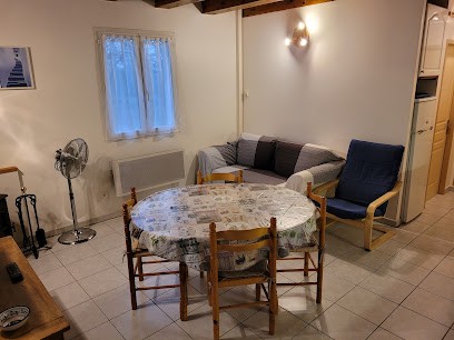 Gîtes Le Dolmen, Location de Vacances à Chauzon