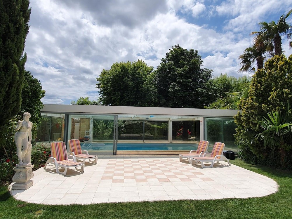 CHATEAU MONCASSIN, Chambre d'Hôtes à Leyritz-Moncassin