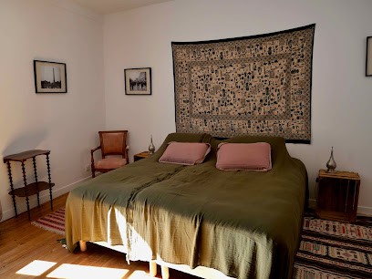 Belle maison de village, Location de Vacances à Noyers