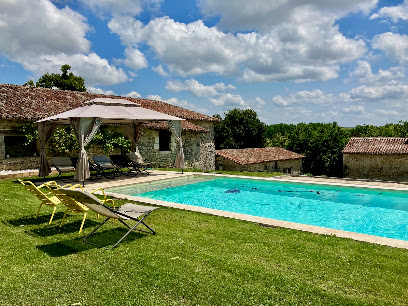 Château De Gandillac Location De Vacances à Saint-Martial-Viveyrol