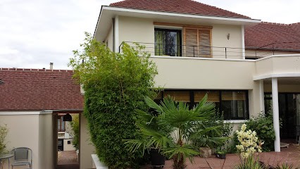 La Villa Blanche, Chambre d'Hôtes à Bussy-Saint-Martin