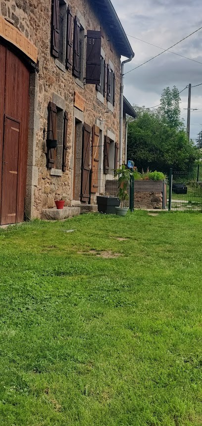 L uni-vert de Melys, Chambre d'Hôtes à Saint-Bonnet-des-Quarts