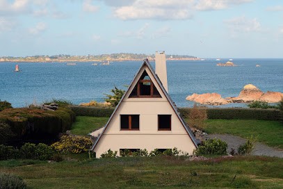 Gîte La Maison En A, Location de Vacances à Ploubazlanec