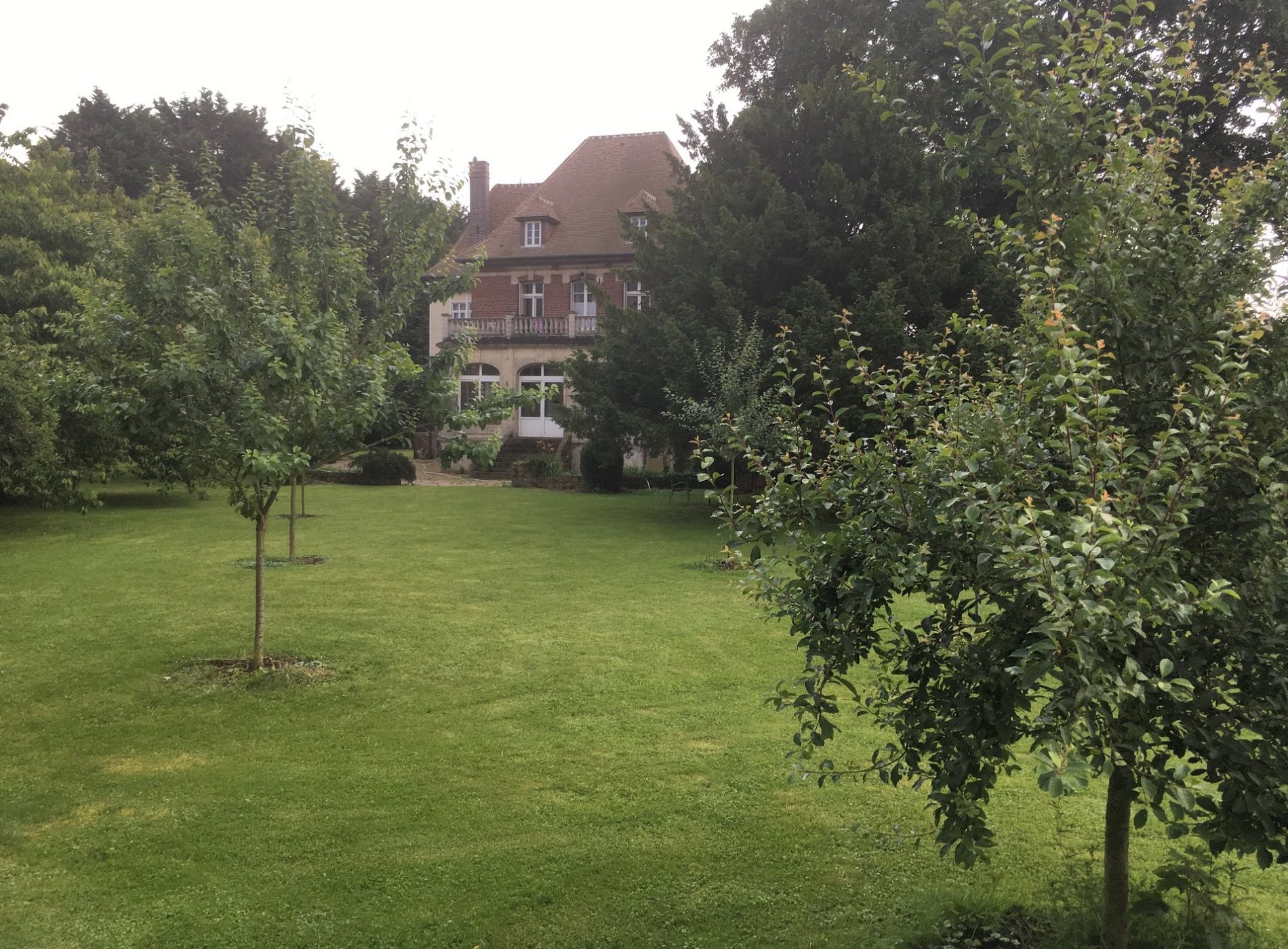 Le Manoir de Crisolles, Chambre d'Hôtes à Crisolles