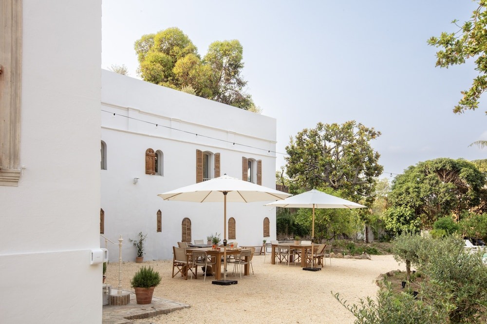 La Bâtisse en Blanc, Maison d'Hôtes à Vallauris