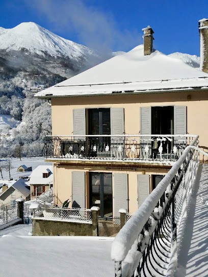 Le Jardin De Majo, Location de Vacances à Esquièze-Sère
