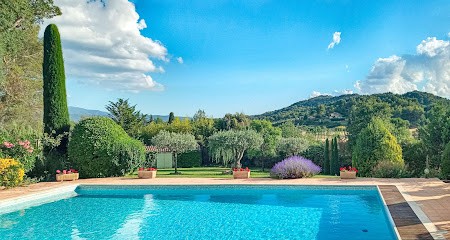 Les Trois Cyprès, Chambres d'Hôtes, Chambre d'Hôtes à Saint-Saturnin-lès-Apt