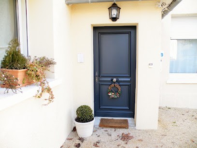 LA VILLA CAMILLE Bed & Breakfast (Direct Booking Without Commission), Chambre d'Hôtes à La Crèche