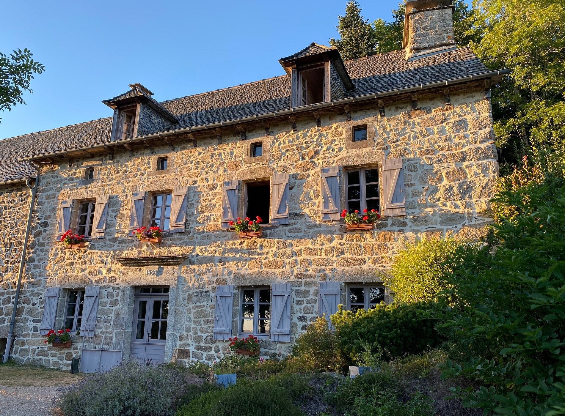 Le Mas De Rigoulac Chambres D'hôtes Et SPA, Chambre d'Hôtes à Argences en Aubrac