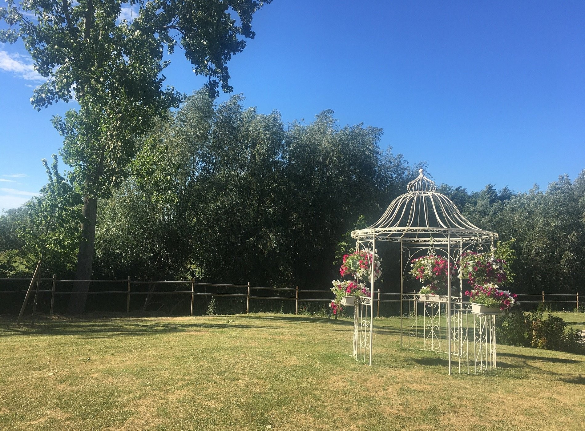 La Cense Des Tilleuls, Chambre d'Hôtes à Houplines