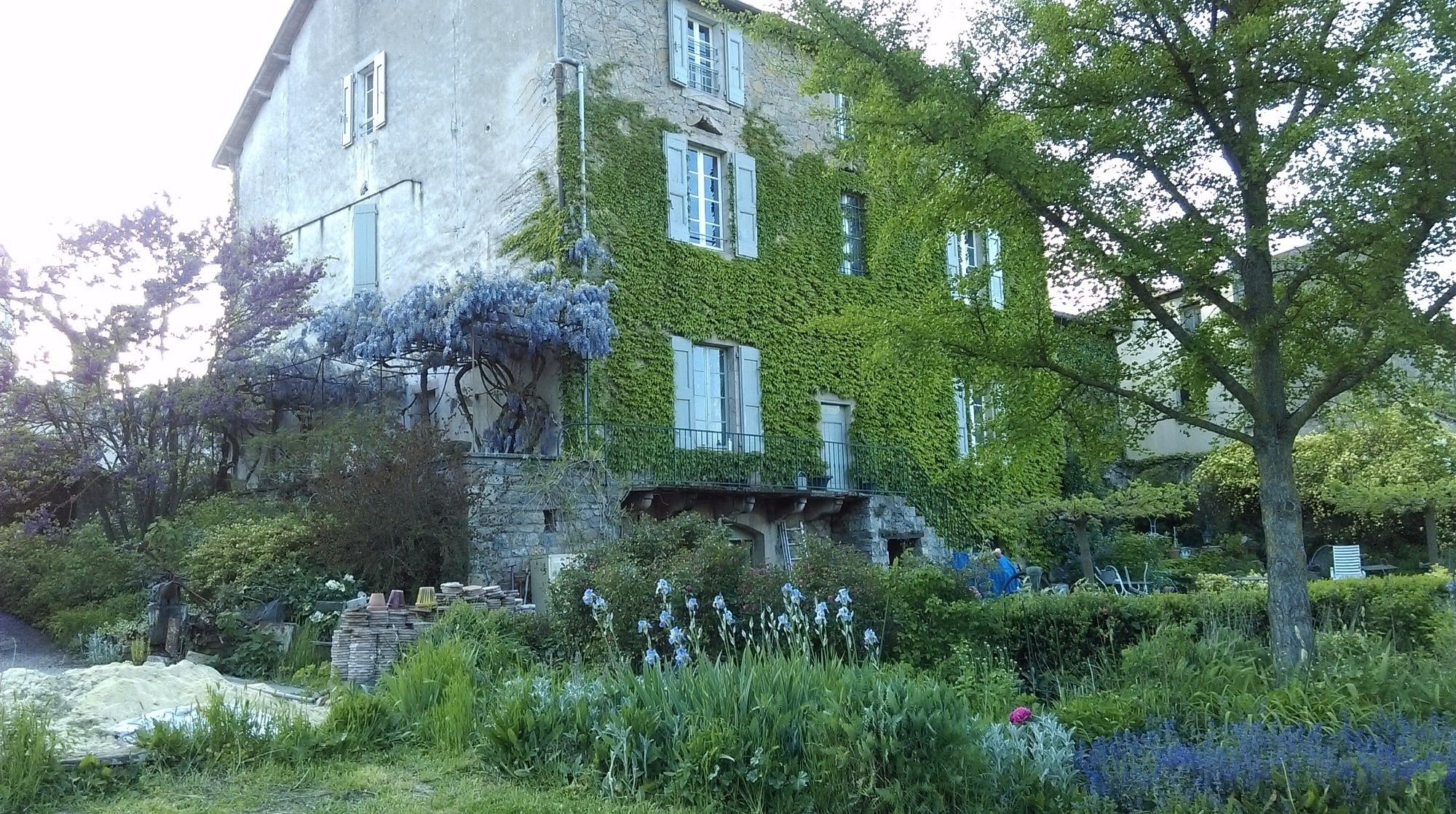 ROOMS OF ANTIQUE, Chambre d'Hôtes à Aguessac