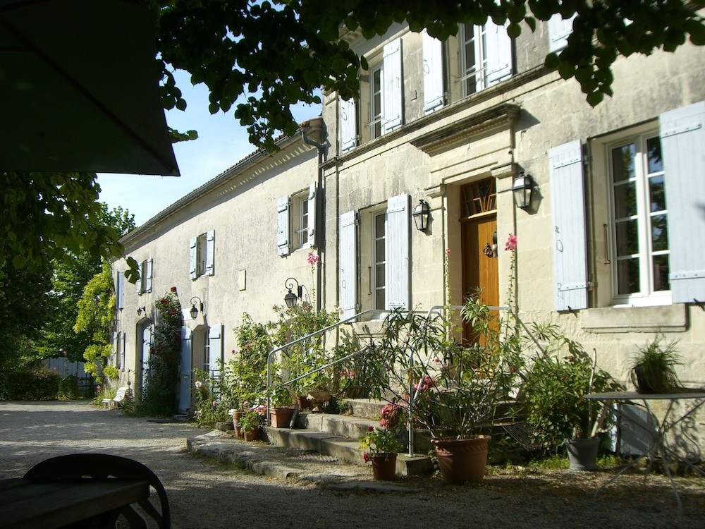 Les Chambres des Bujours, Chambre d'Hôtes à Saint-Georges-des-Coteaux