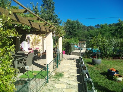 Les Glycines Le Thoronet, Chambre d'Hôtes au Thoronet