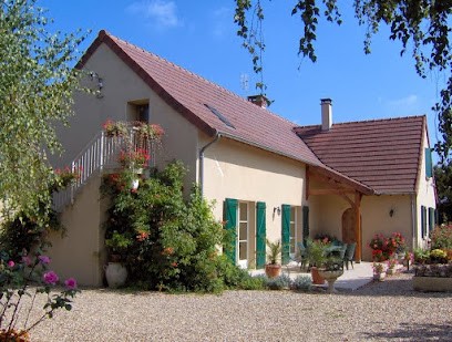 CHAMBRE D HOTE LES TERRES DE POUILLY, Chambre d'Hôtes à Vitry-en-Charollais