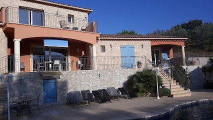 The Grand Oak Mas, Chambre d'Hôtes à Nyons