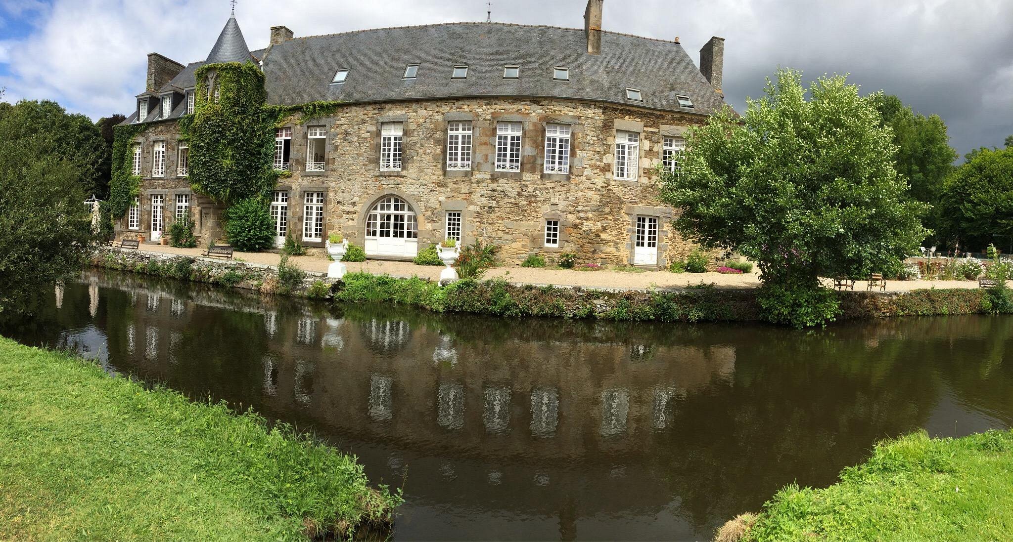 Château De La Motte Beaumanoir Chambre D'hôtes à Pleugueneuc