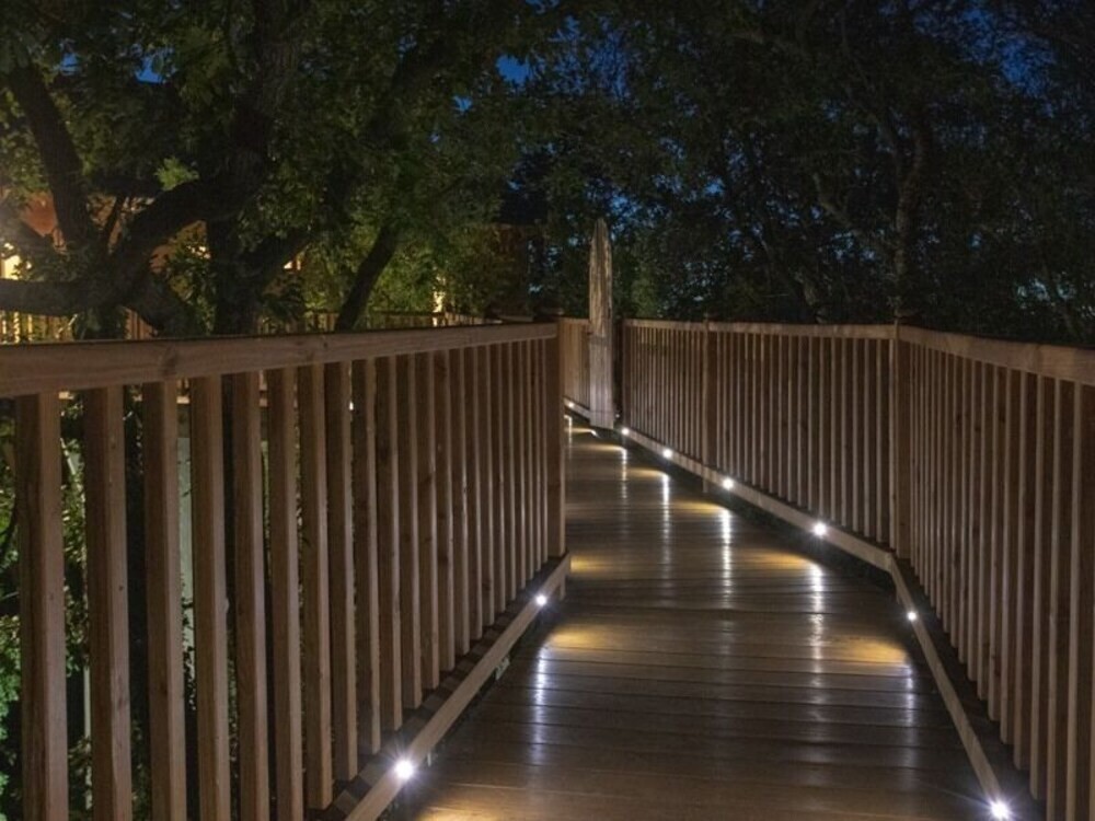 Cabane de Prestige avec Jacuzzi et Sauna privatifs, Chambre d'Hôtes à Alzonne