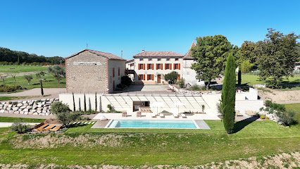 Domaine Terra Rosa, Location De Vacances à Castelnau-de-Lévis