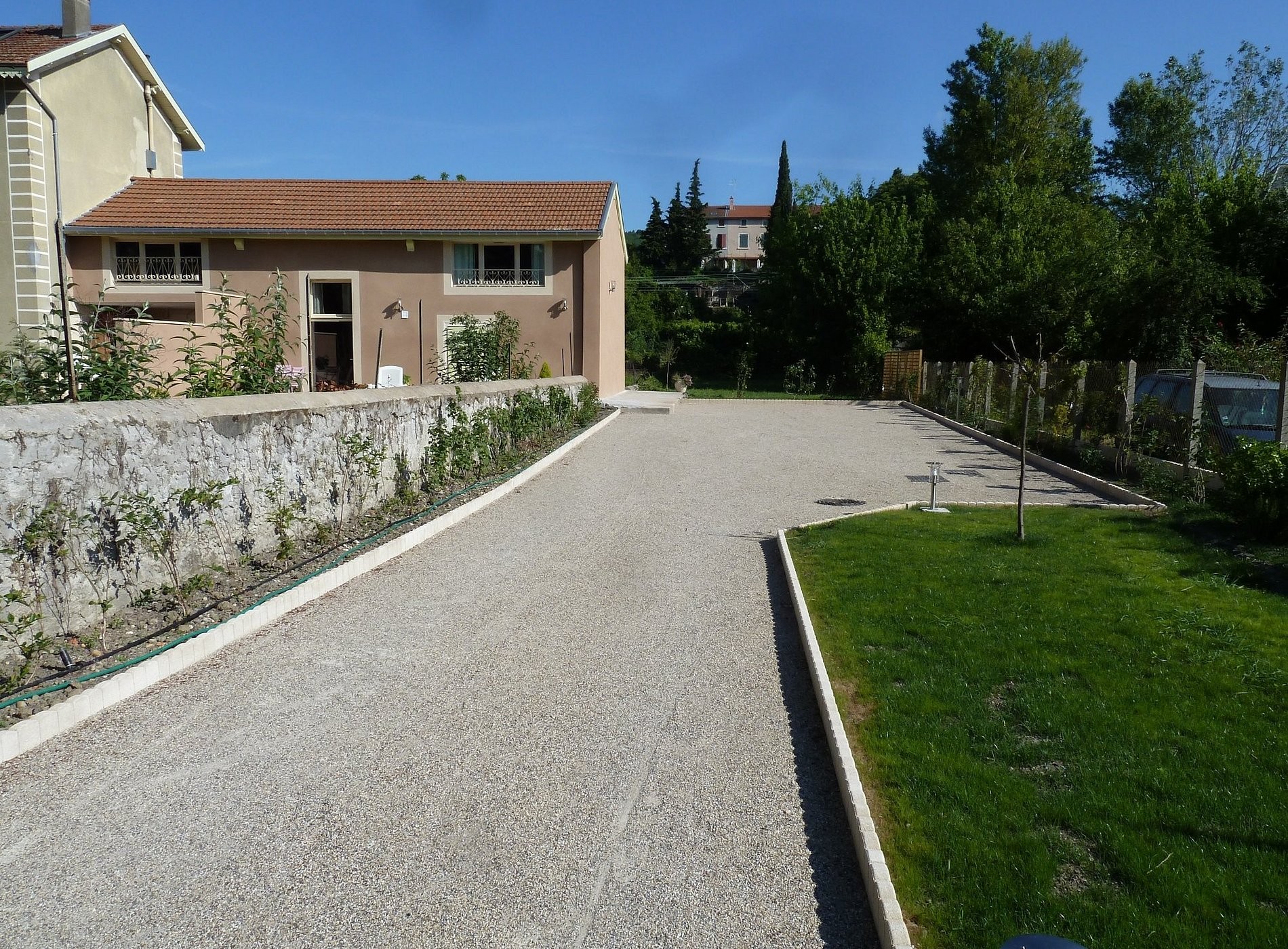 Aux Portes de Lyon, Chambre d'Hôtes à Miribel