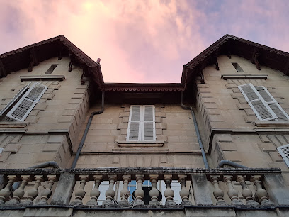 Le Jardin Des Trinitaires, Chambre D'hôtes à Valence
