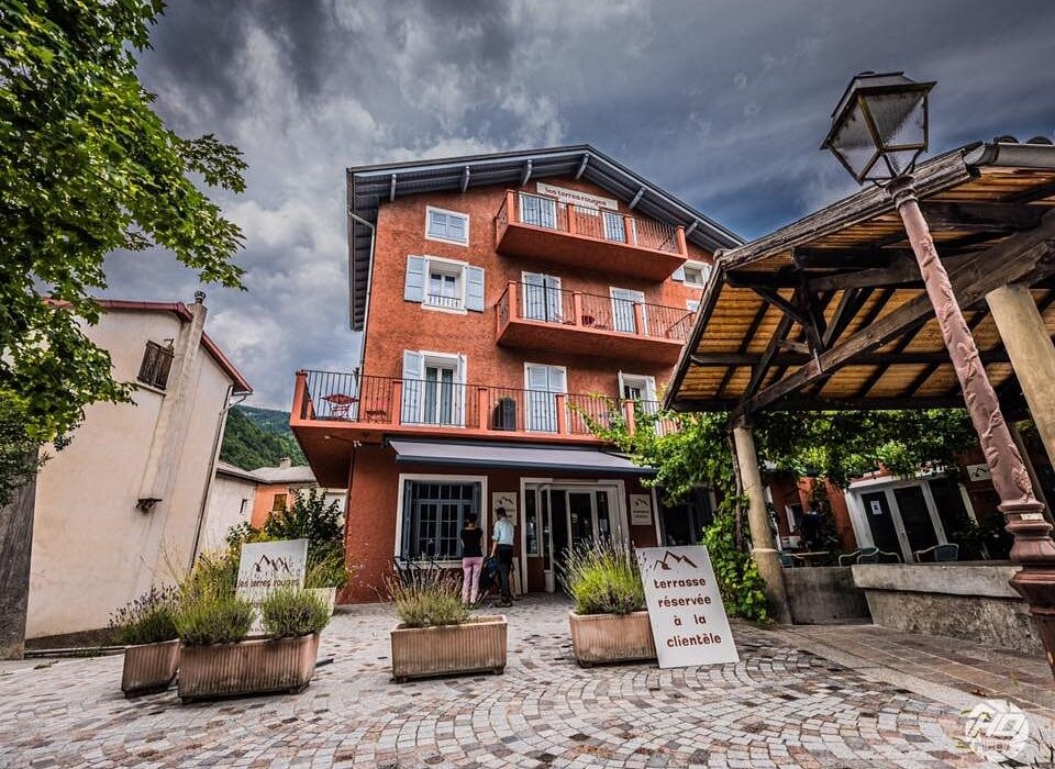 Les Terres Rouges 06, Chambre d'Hôtes à Guillaumes