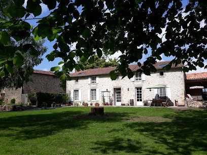 Le Domaine De La Lorien Chambres D'hôtes, Chambre d'Hôtes à Cirières