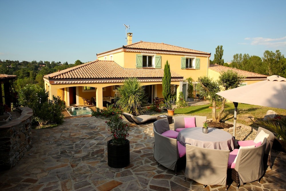 Carpe Diem Tolosa : Chambres D'hôtes Et Gîte, Chambre d'Hôtes à Vieille-Toulouse