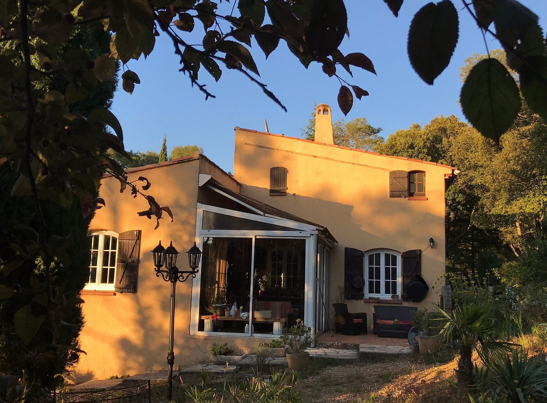At Dolmen Provençal, Chambre d'Hôtes à Cabasse