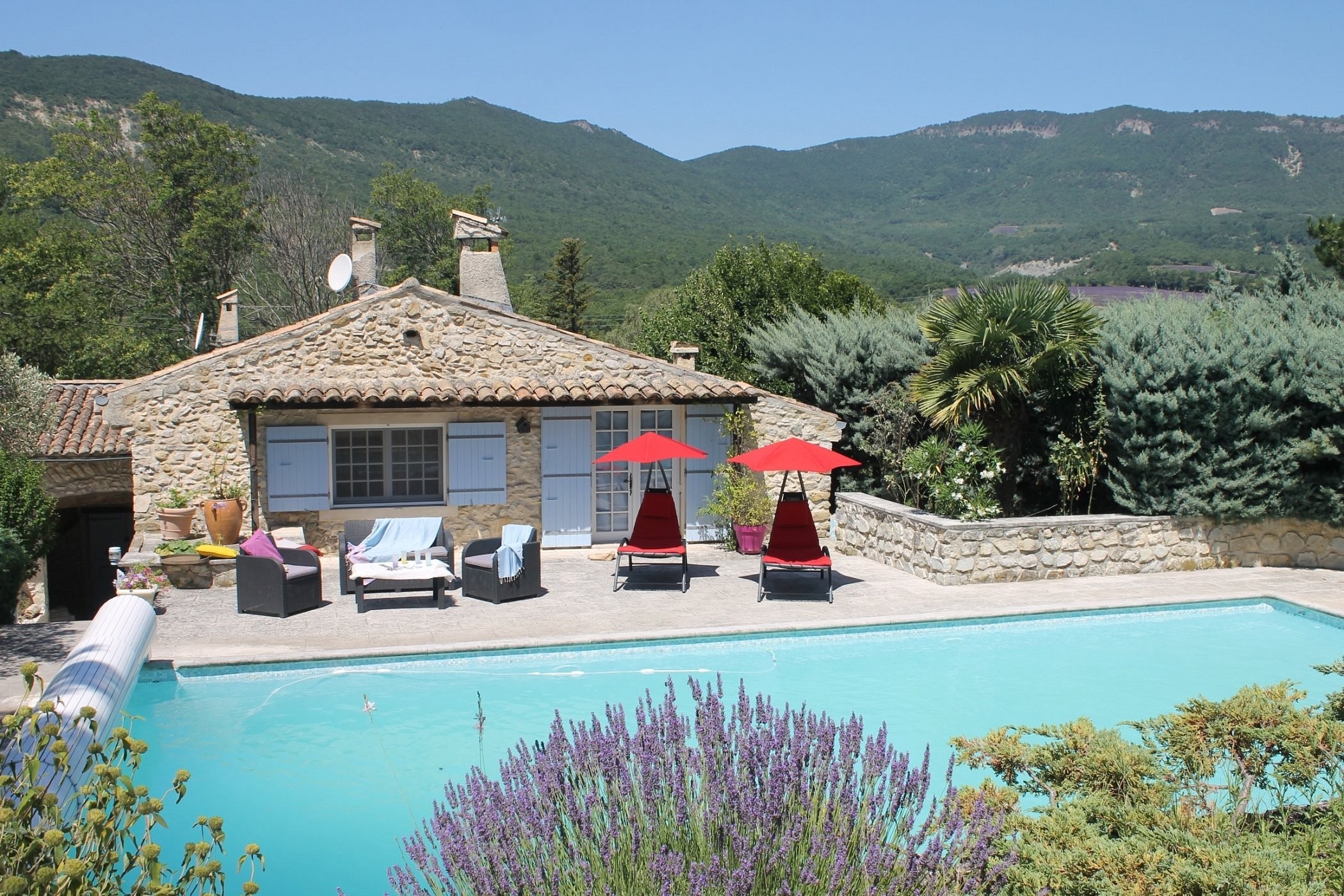 Entre ciel et lavande, Chambre d'Hôtes à Roche-Saint-Secret-Béconne