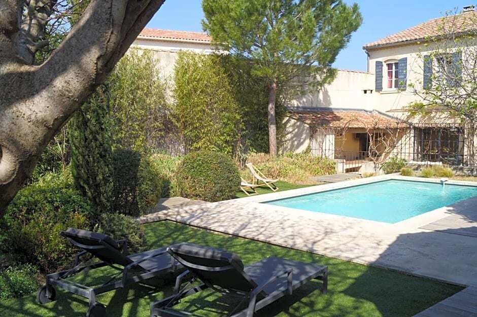 Domaine de la Girafe, Chambre d'Hôtes à Eyragues