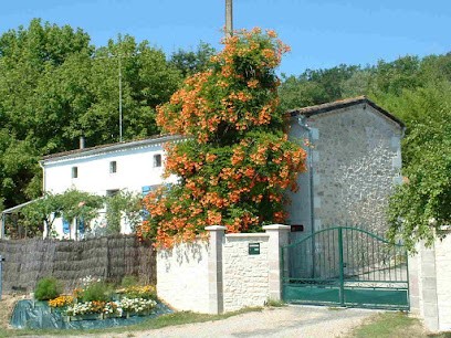 Frison Holiday Cottage Near Duras, Location de Vacances à Duras