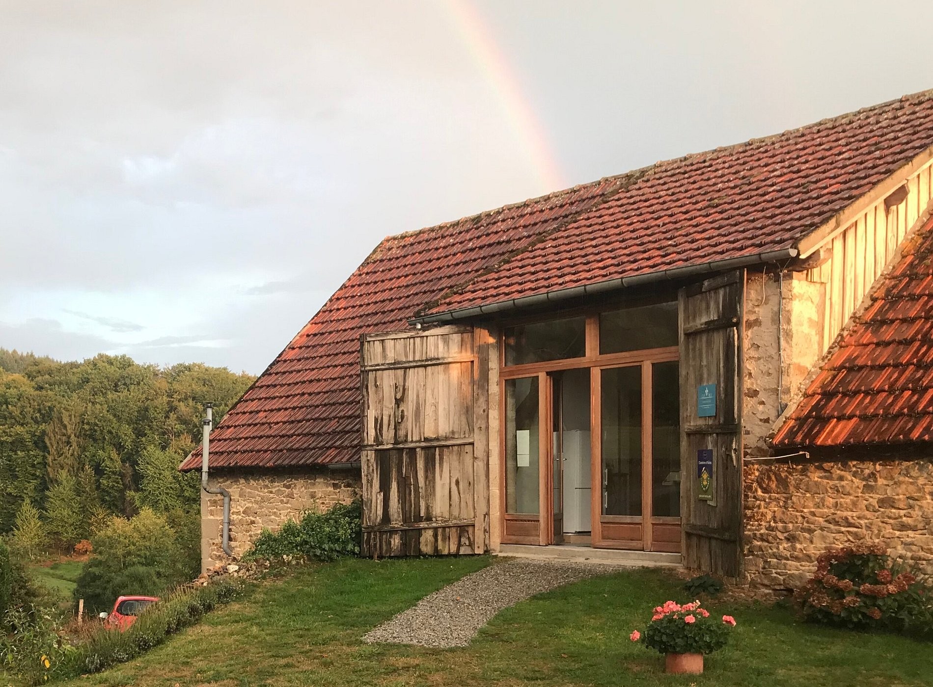 Apartment Fleur De Lys Bleue, Chambre d'Hôtes à Soudaine-Lavinadière