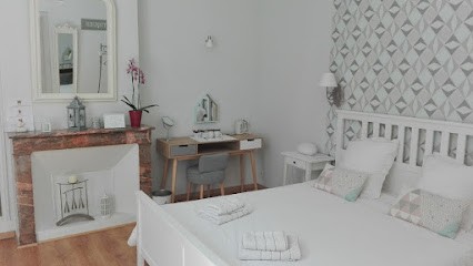 La Reposante 73€ La Nuit, Chambre d'Hôtes à Rochefort