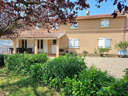 Gite Groupe El Camillou, Location de Vacances à Saint-Sulpice-la-Pointe