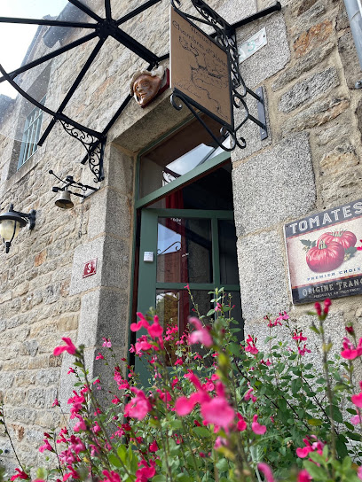 La Maison Aux Chimères, Chambre D'hôtes à Guéhenno
