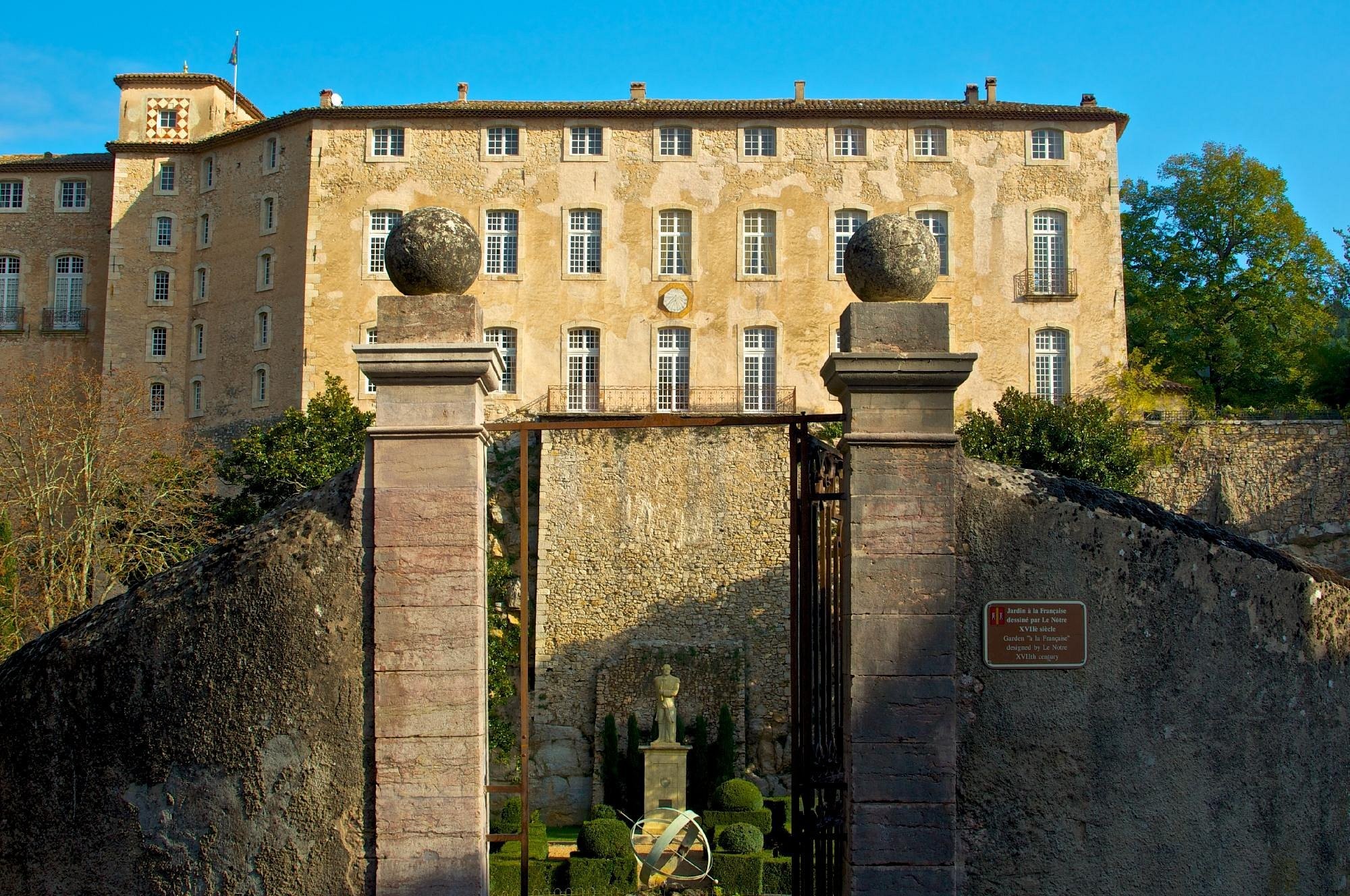 Terre De Lumière, Bed & Breakfast, Chambre d'Hôtes à Entrecasteaux