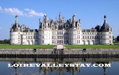 Troglodyte loft, Chambre d'Hôtes à Thoré-la-Rochette